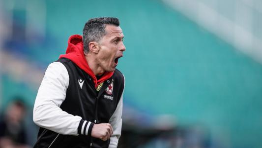 Христо Янев с доминация над Хулио Веласкес във Вечното дерби Христо Янев с доминация над Хулио Веласкес във Вечното дерби