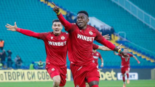 Спешна среща на шефовете на ЦСКА за двама ключови играчи Спешна среща на шефовете на ЦСКА за двама ключови играчи