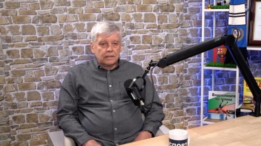 Емо Спасов съсипа нападател на Левски Емо Спасов съсипа нападател на Левски