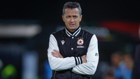 Янев на пресконференцията: Аз съм работил в най-големите ла*на в българския футбол Янев на пресконференцията: Аз съм работил в най-големите ла*на в българския футбол